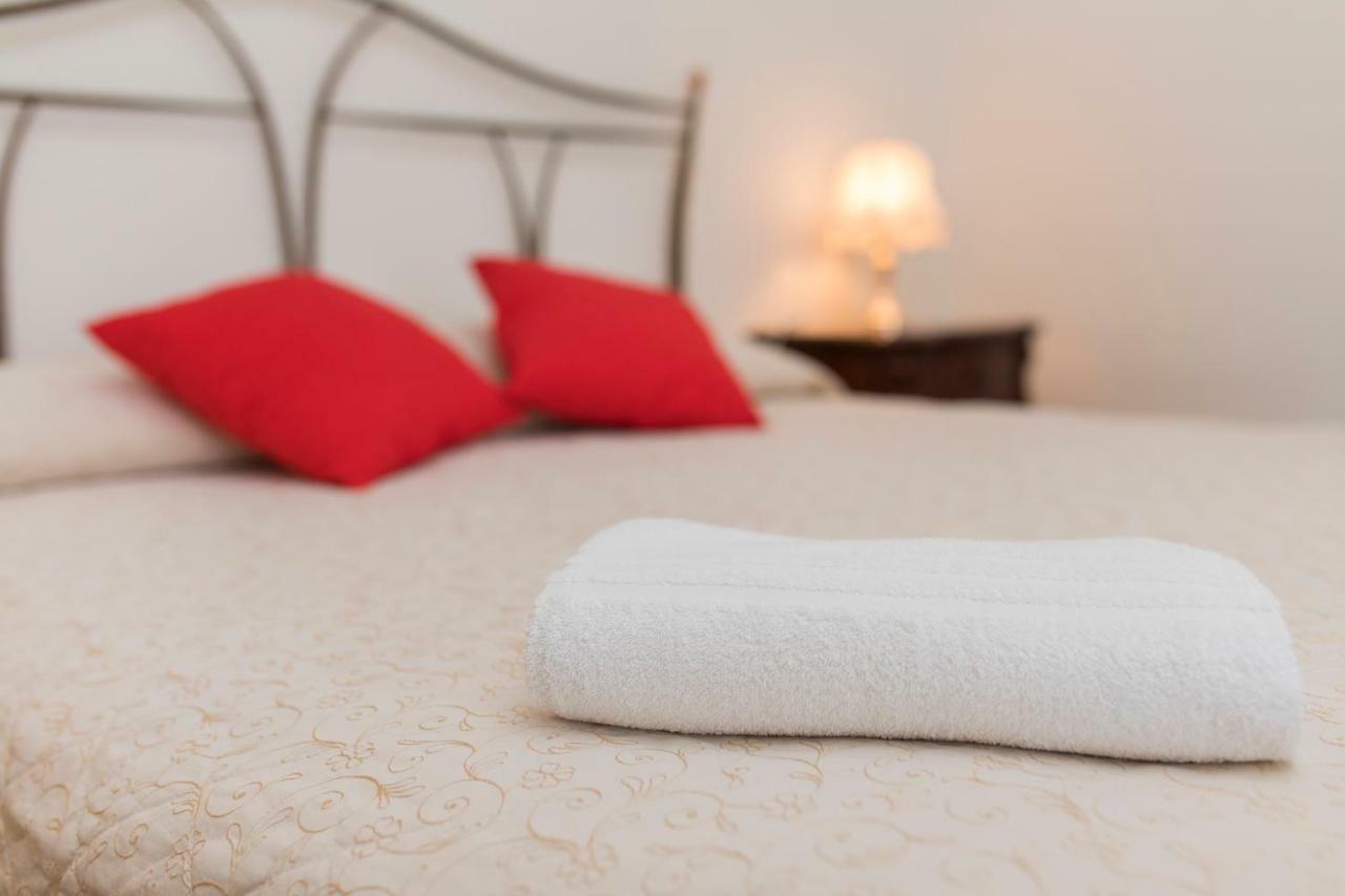 Il Roseto Hotel อาเจโรลา ภายนอก รูปภาพ