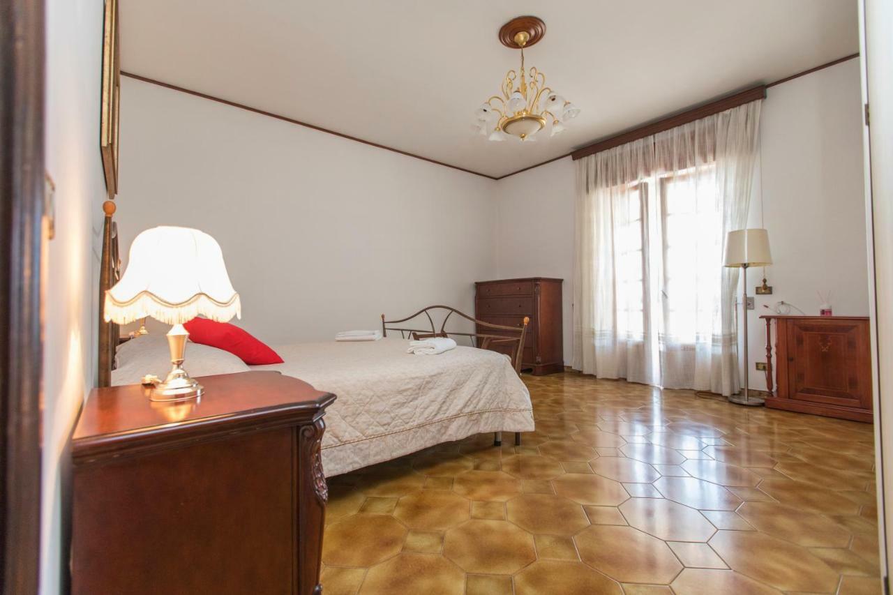 Il Roseto Hotel อาเจโรลา ภายนอก รูปภาพ
