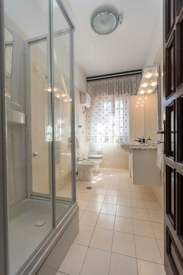 Il Roseto Hotel อาเจโรลา ภายนอก รูปภาพ