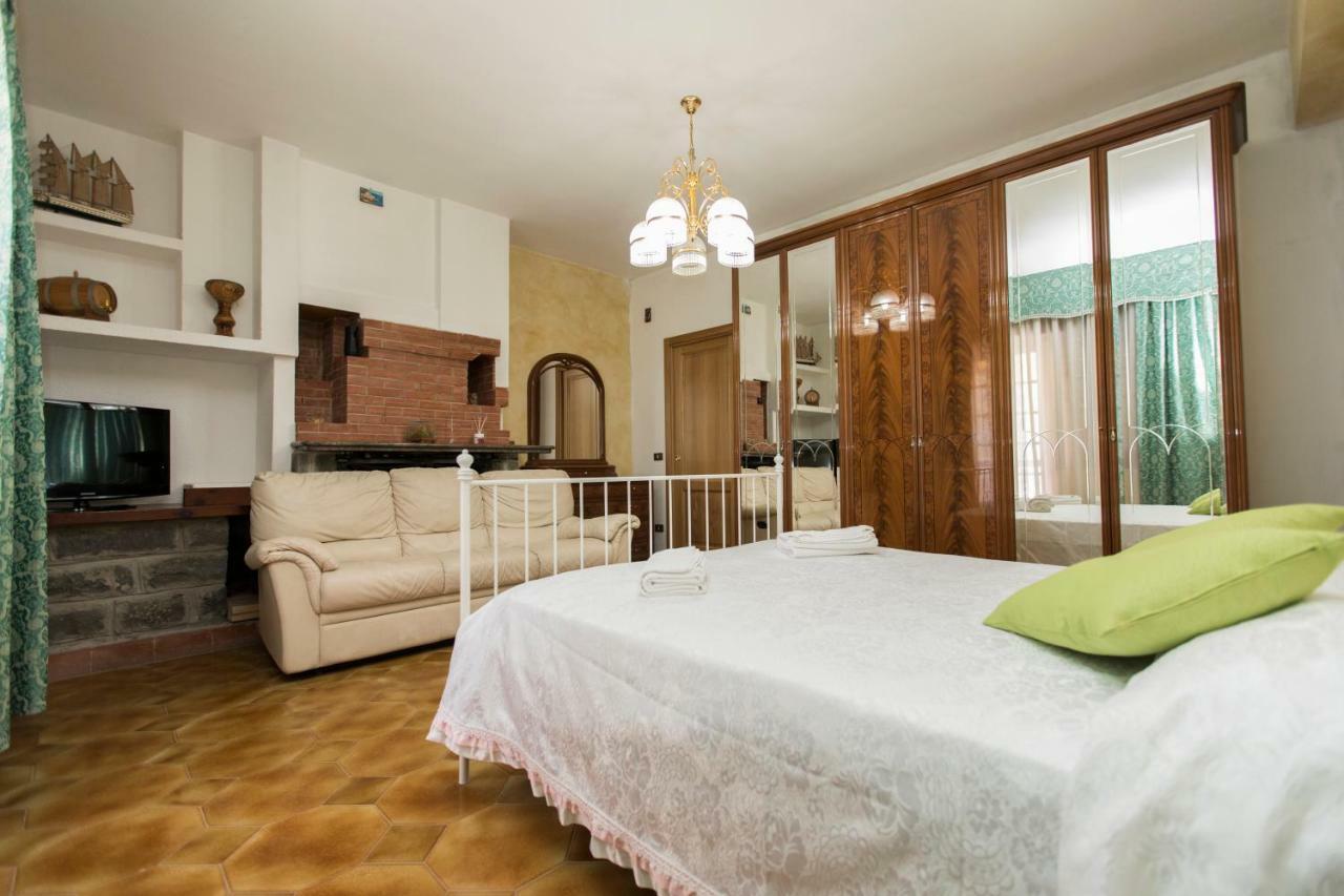 Il Roseto Hotel อาเจโรลา ภายนอก รูปภาพ